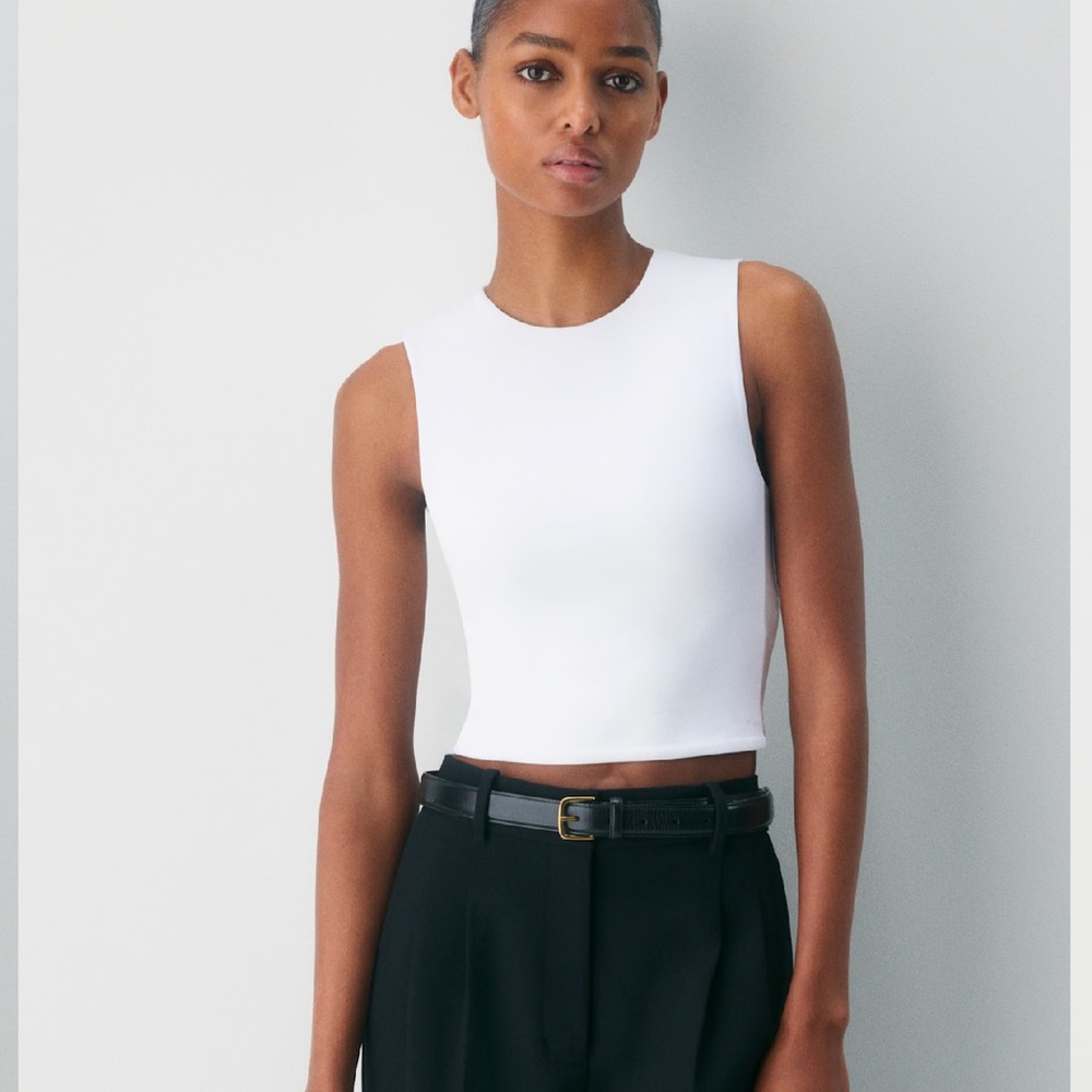 Aritzia contour muscle tank
